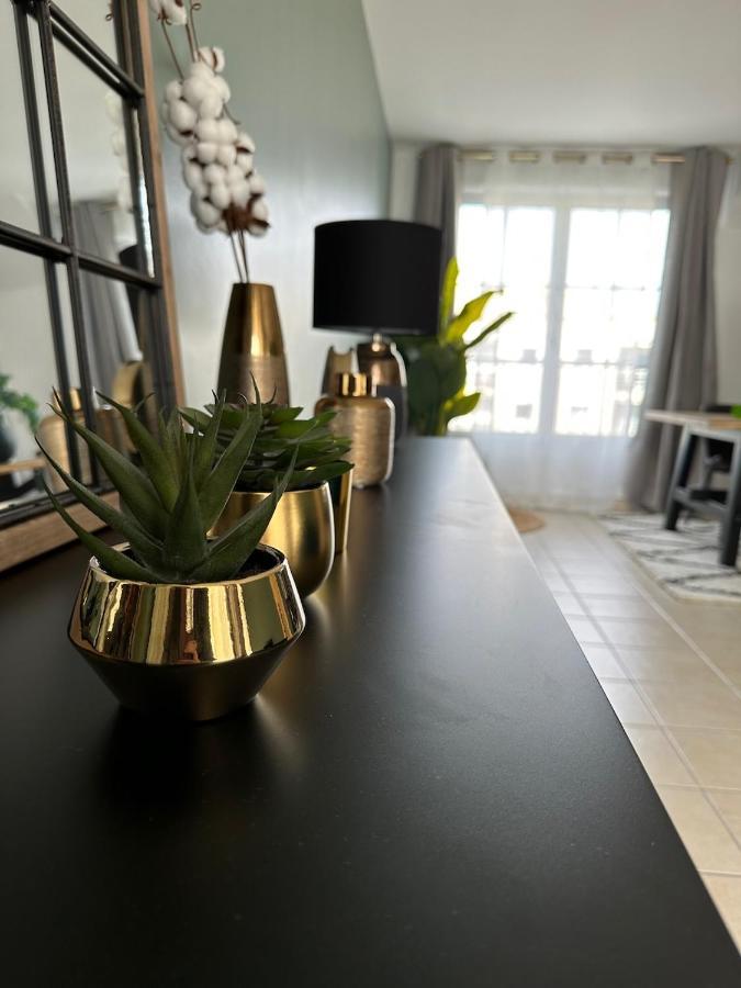 Apartamento L'Escale Du Trianon Le Plessis-Robinson Exterior foto